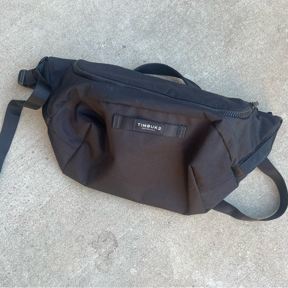 Timbuk2 BLK crossbody/ Camera Bag